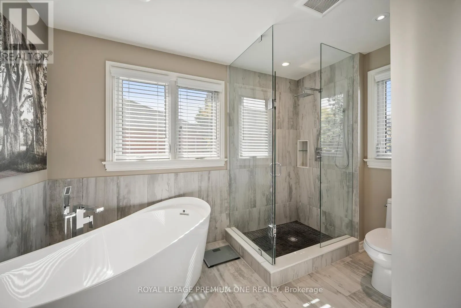 536 VILLAGE PARKWAY