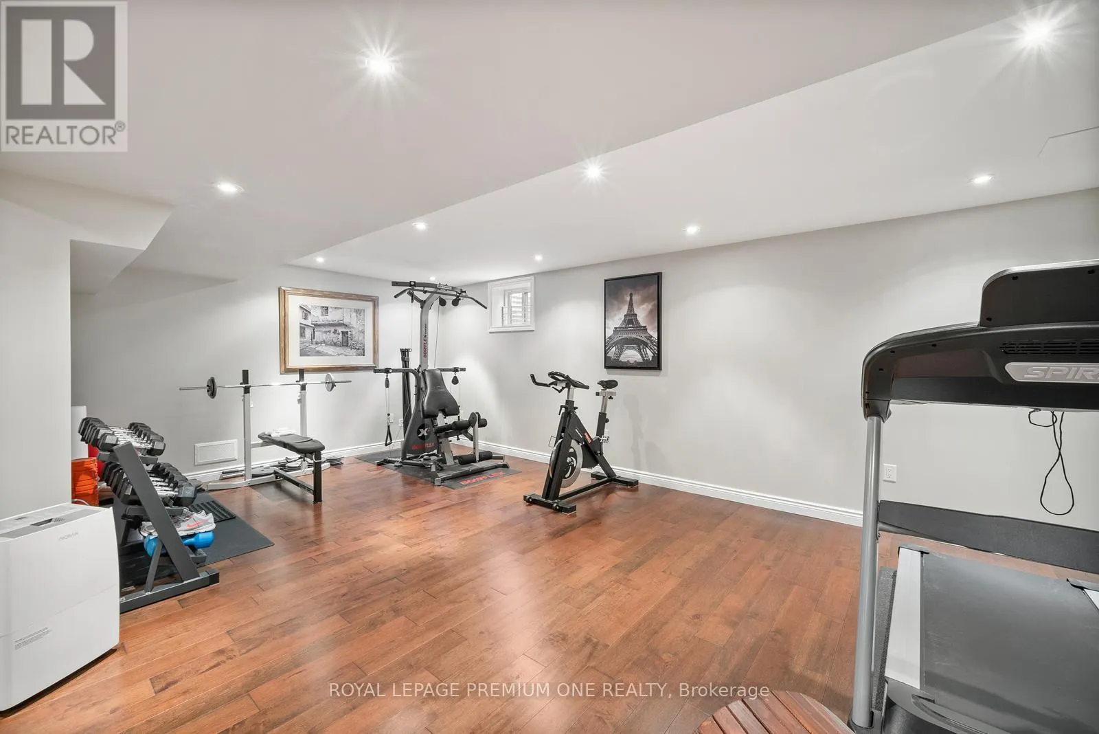 536 VILLAGE PARKWAY