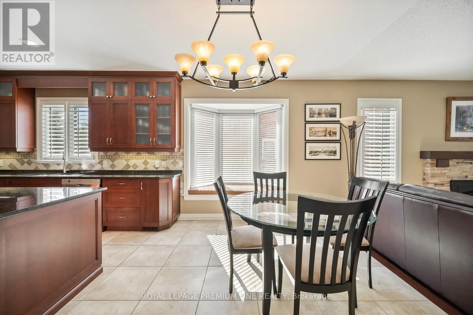 536 VILLAGE PARKWAY