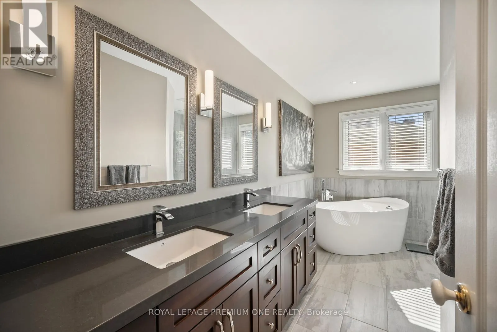 536 VILLAGE PARKWAY