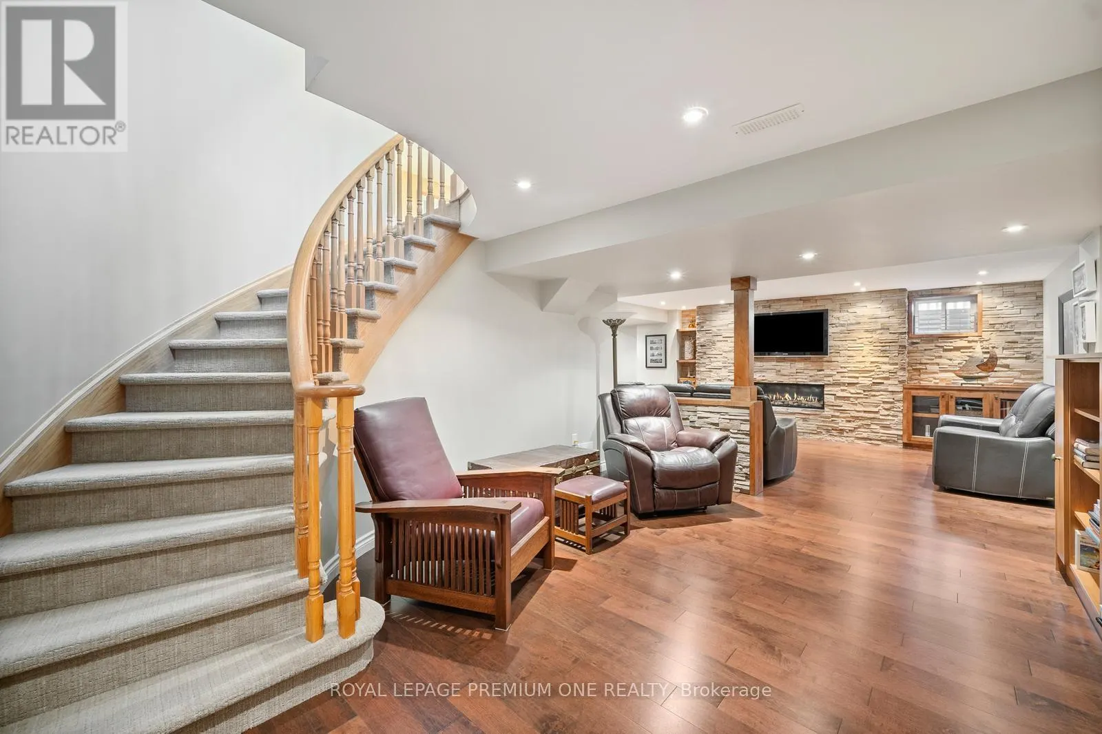 536 VILLAGE PARKWAY