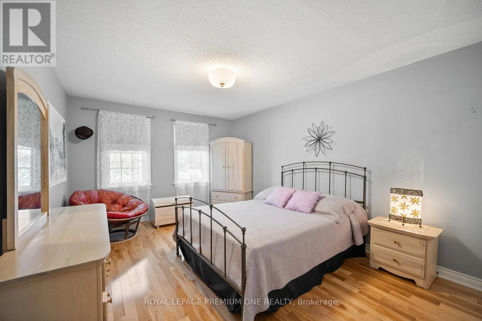 536 VILLAGE PARKWAY