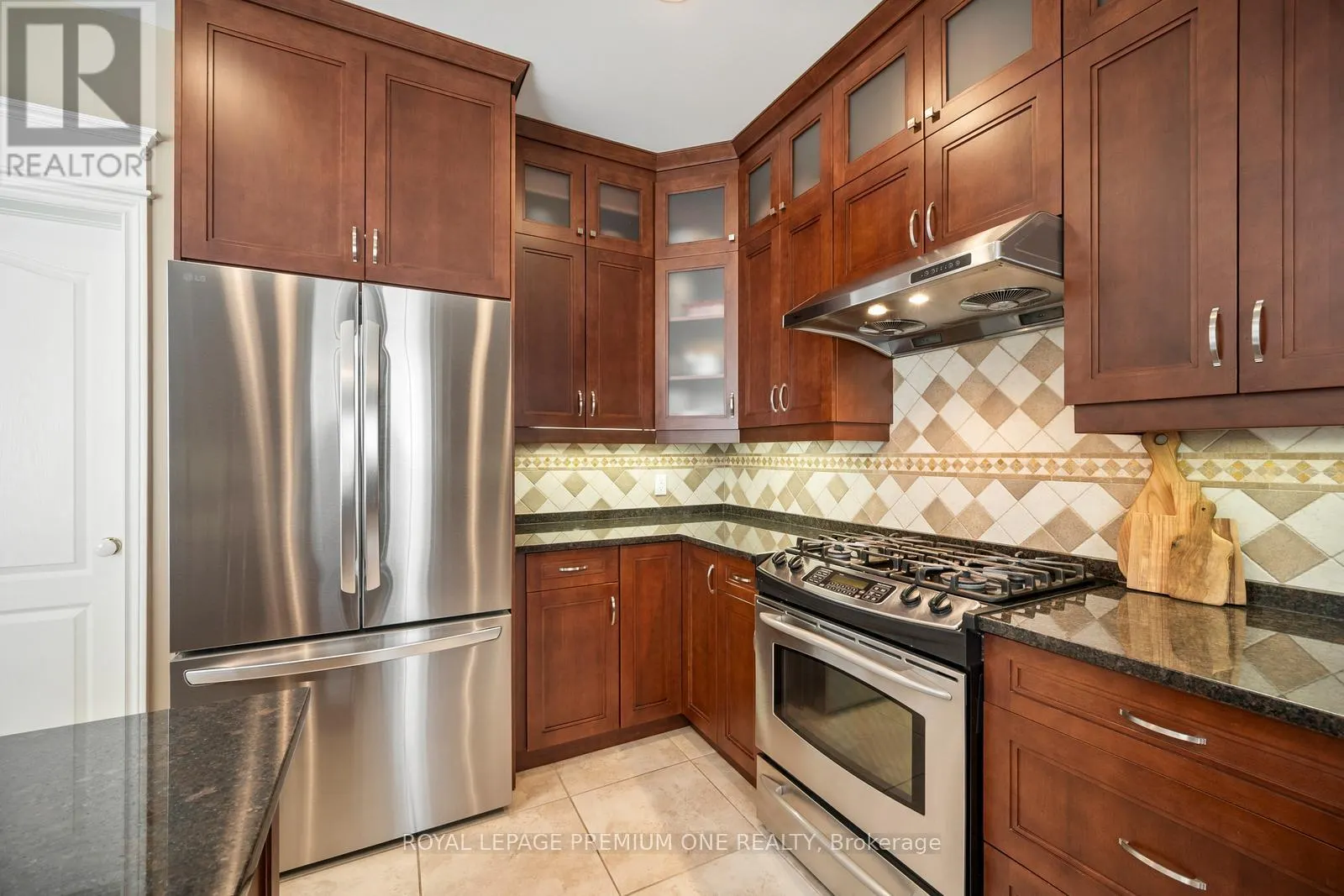 536 VILLAGE PARKWAY