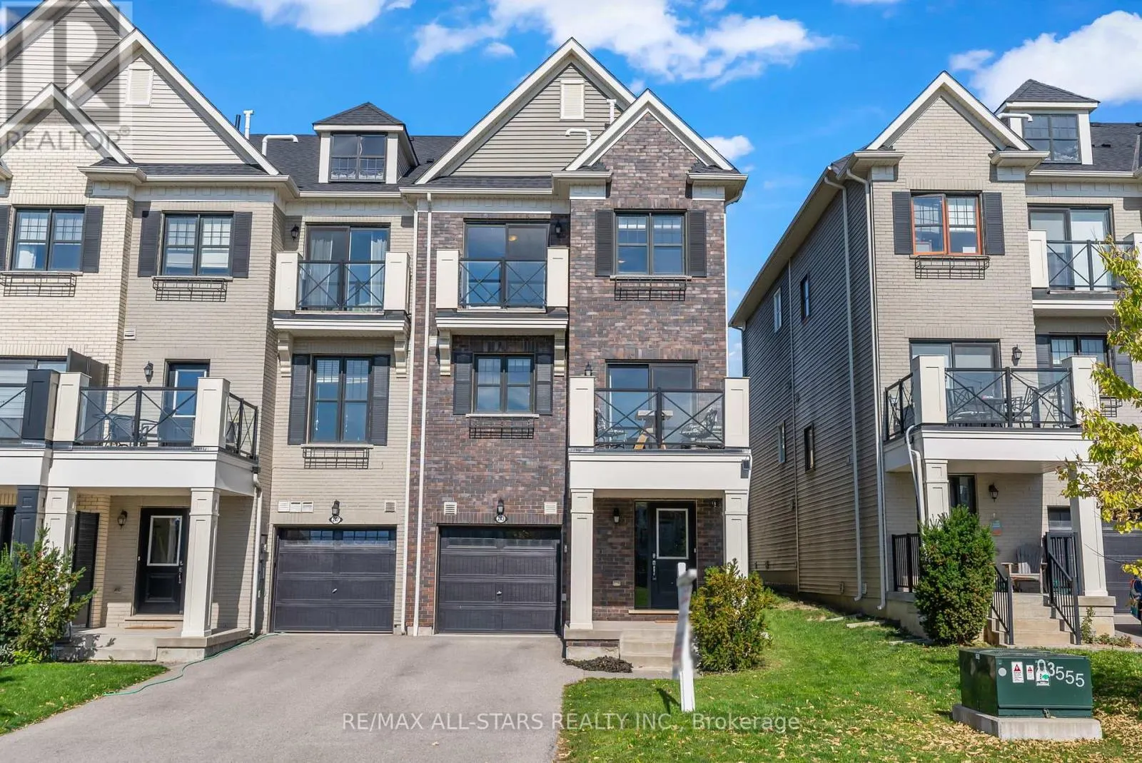 243 BOADWAY CRESCENT