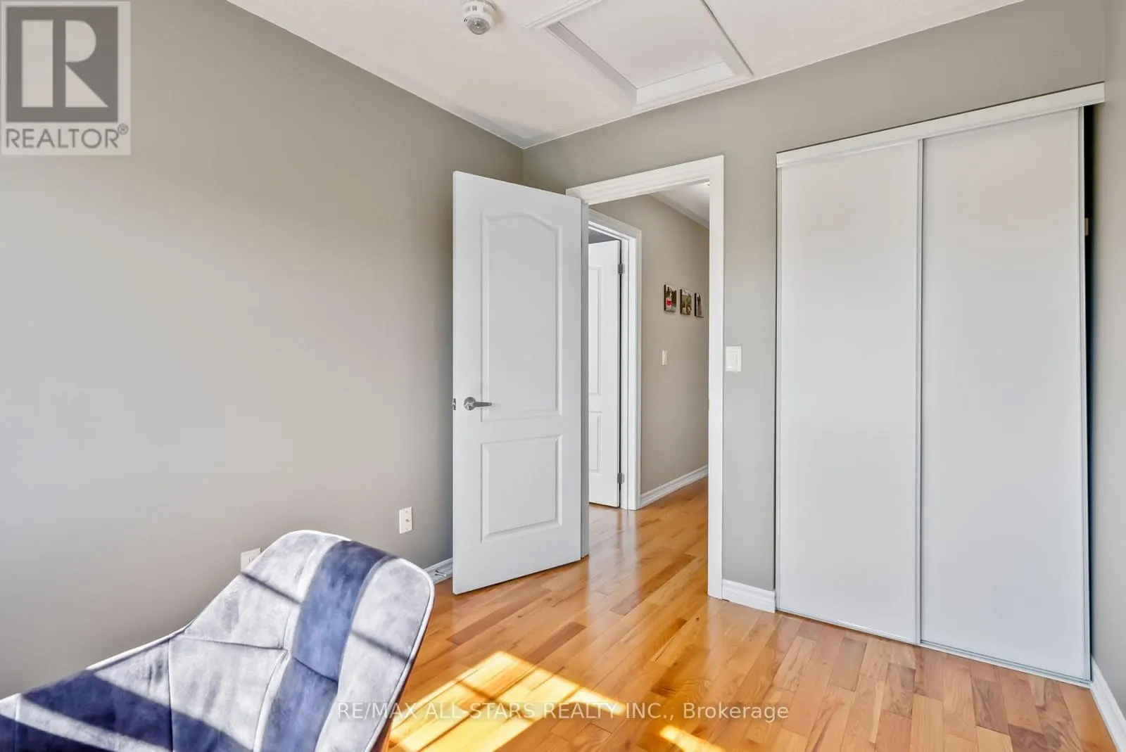 243 BOADWAY CRESCENT