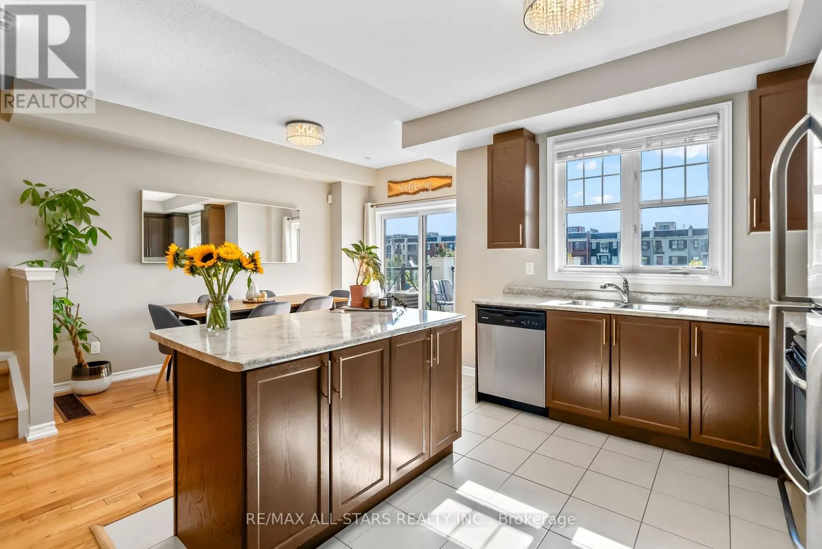 243 BOADWAY CRESCENT