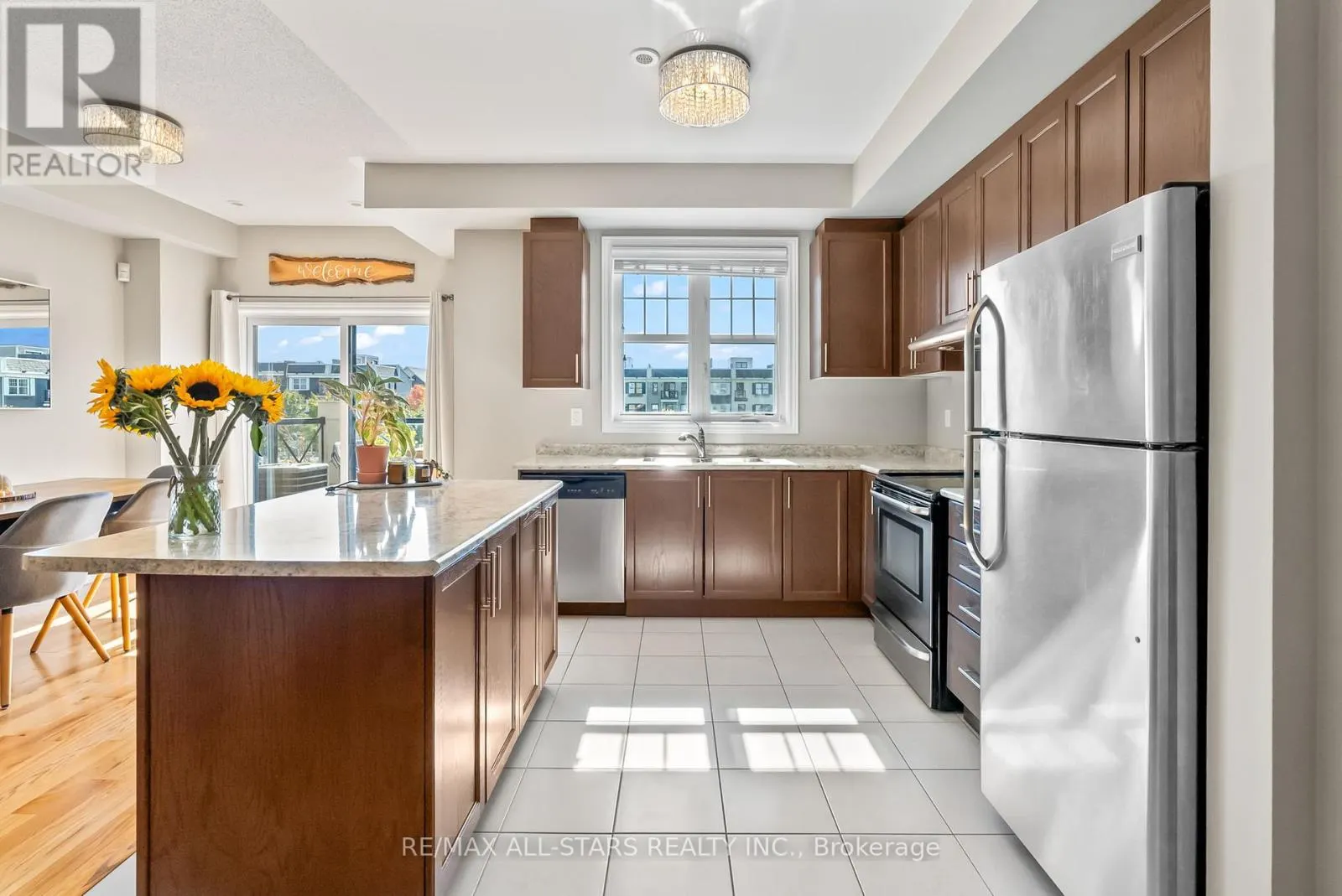 243 BOADWAY CRESCENT