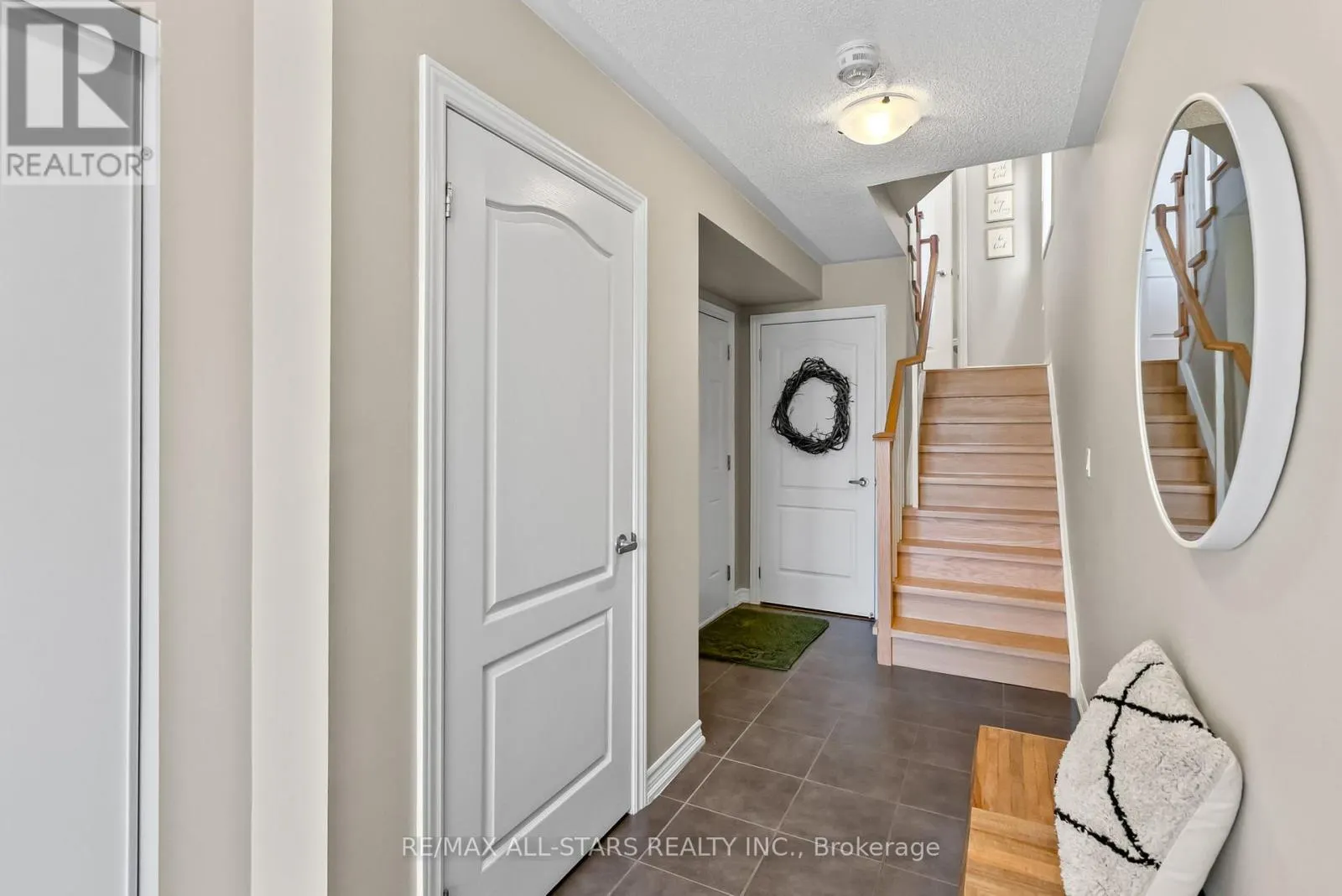 243 BOADWAY CRESCENT