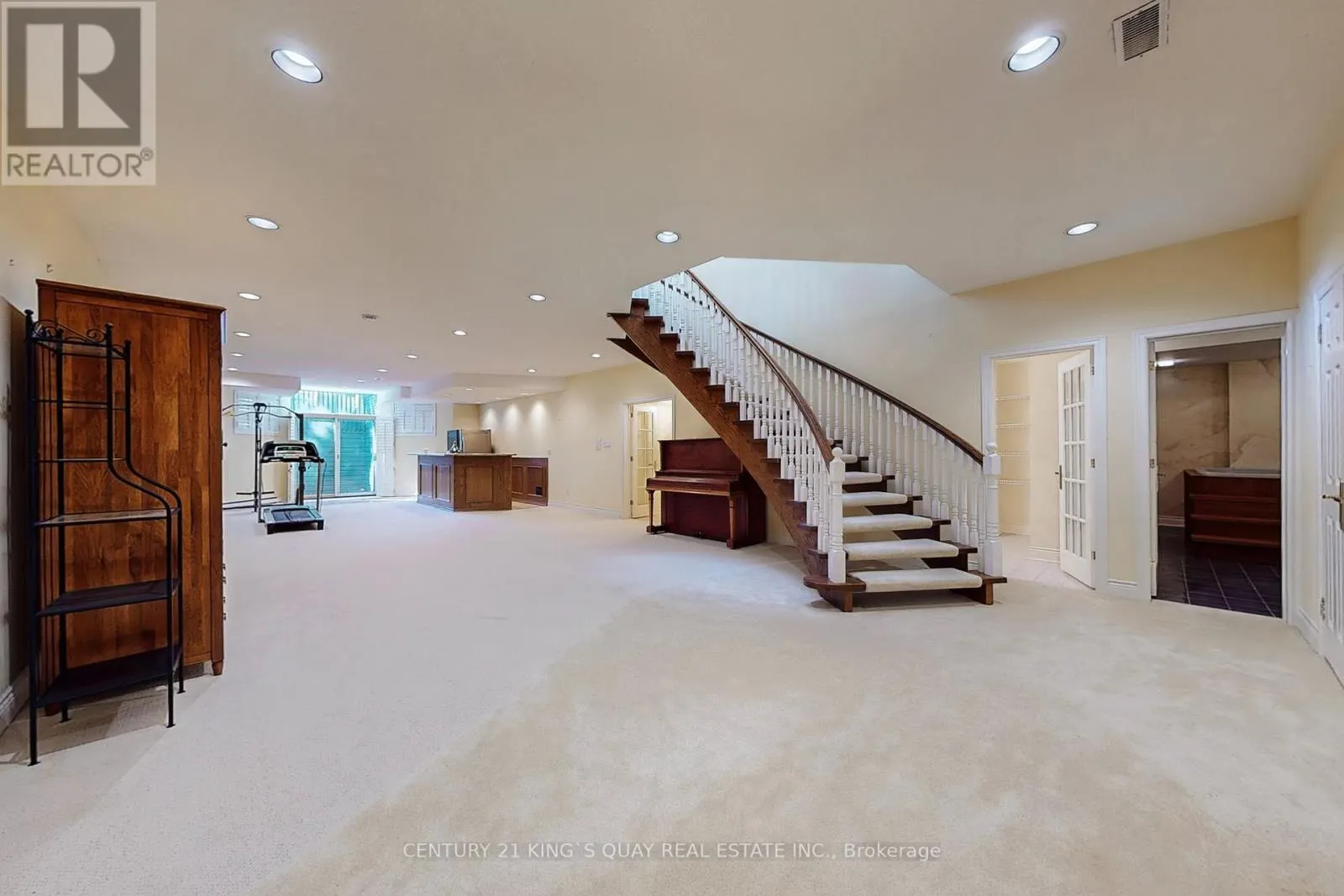 20 LIMCOMBE DRIVE
