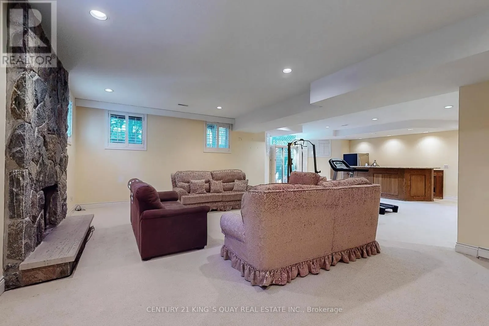 20 LIMCOMBE DRIVE