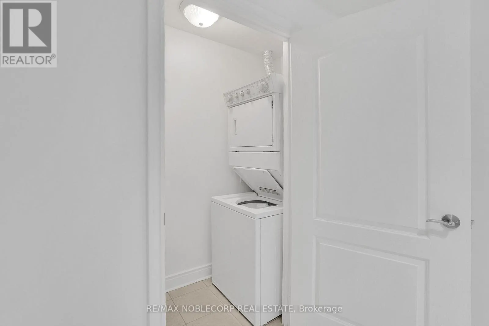 421 - 8201 ISLINGTON AVENUE