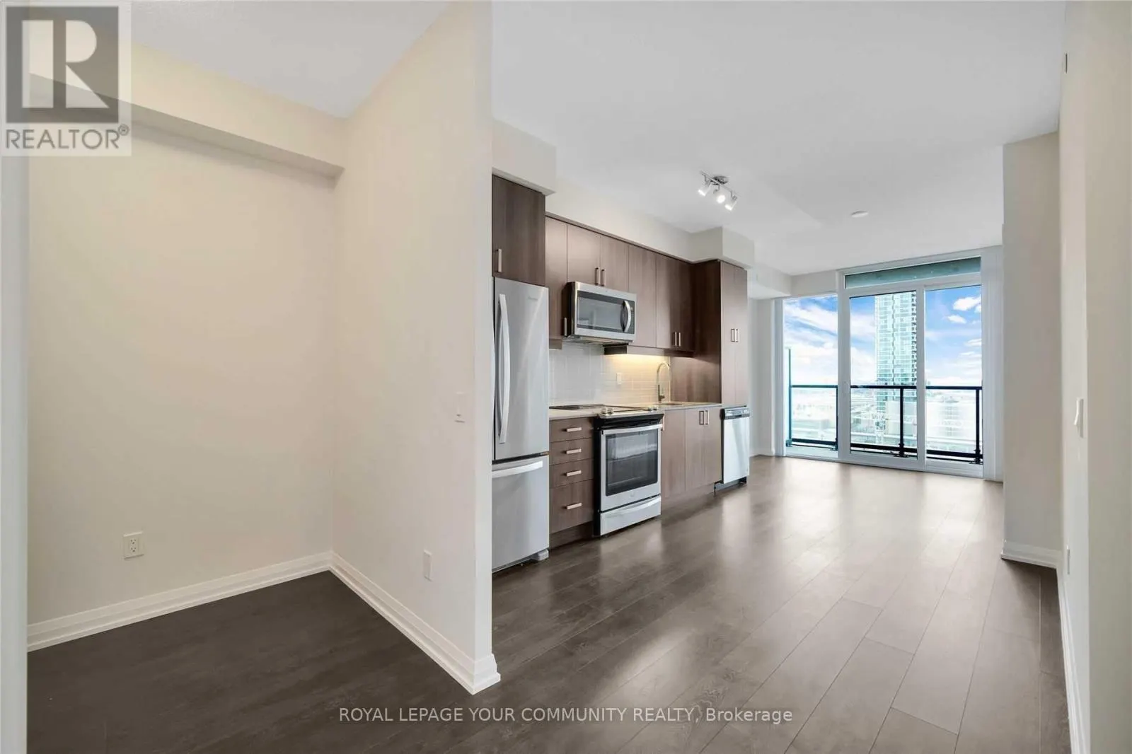 1211 - 7895 JANE STREET