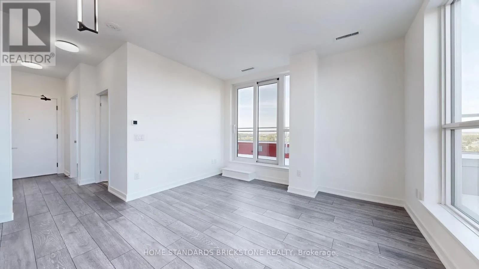 711 - 8888 YONGE STREET