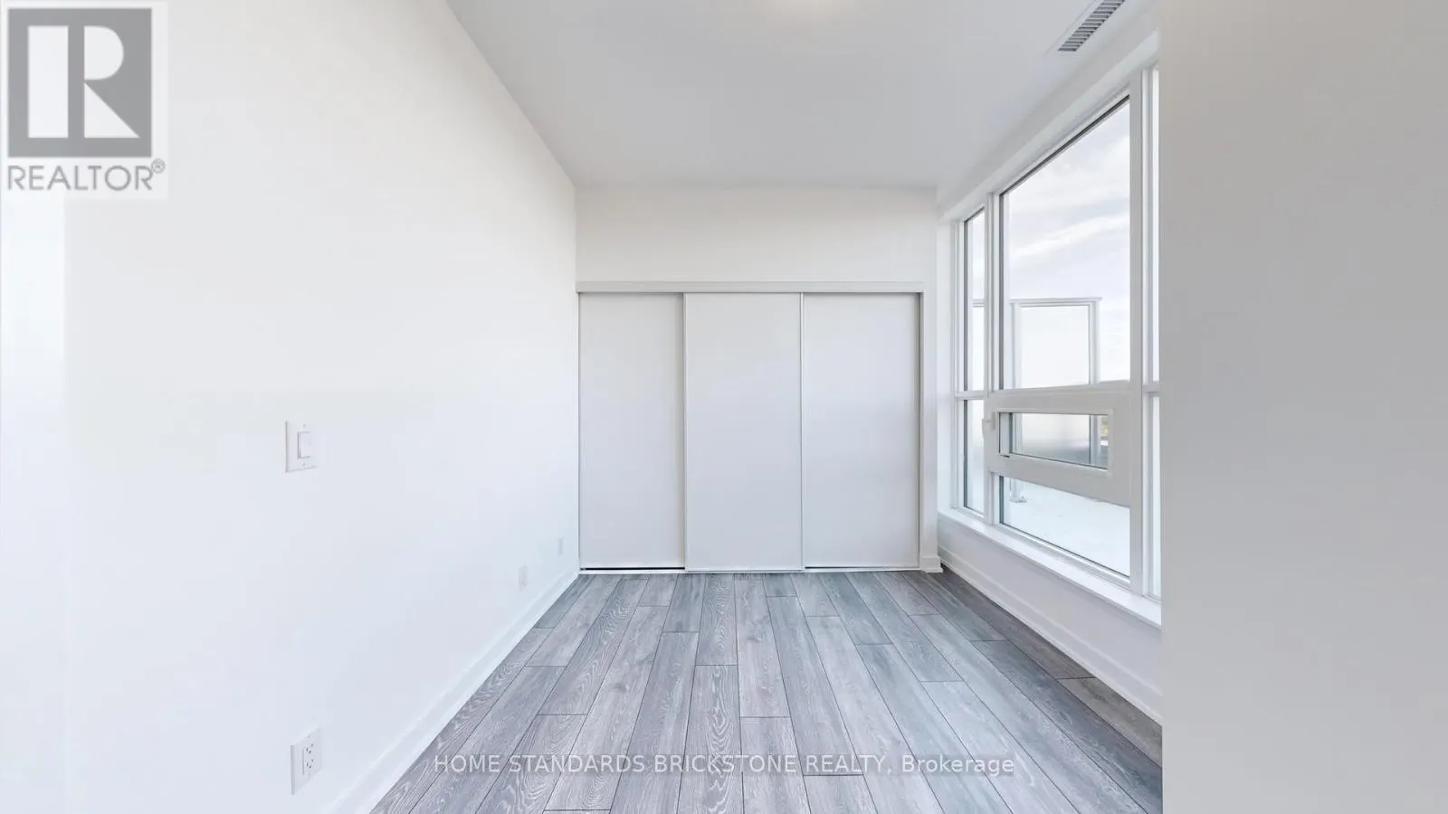 711 - 8888 YONGE STREET