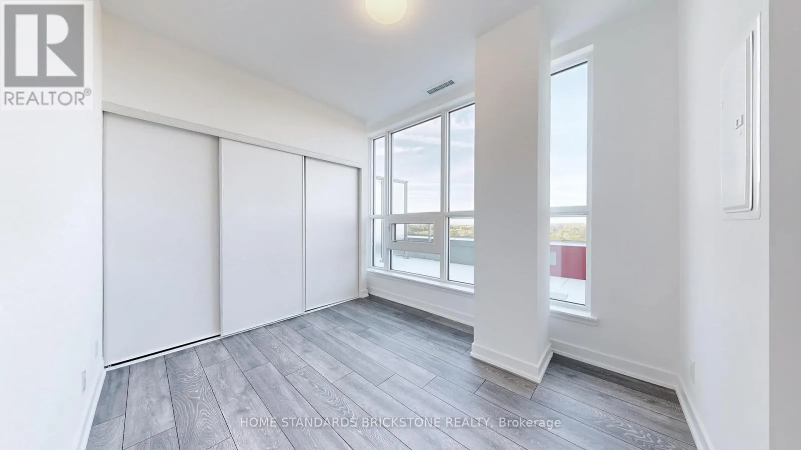 711 - 8888 YONGE STREET