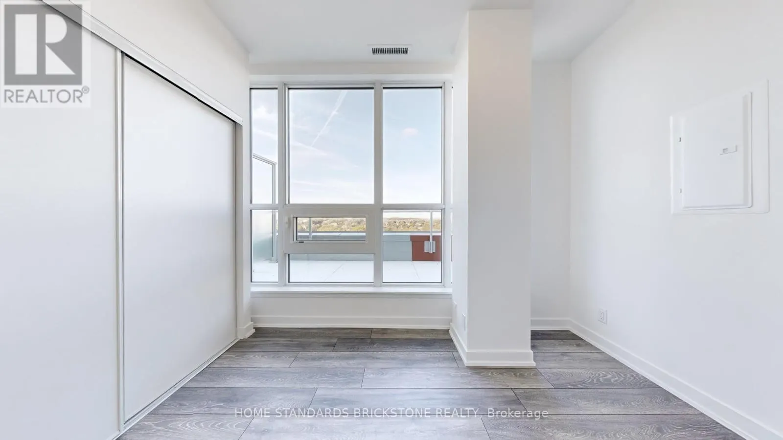 711 - 8888 YONGE STREET