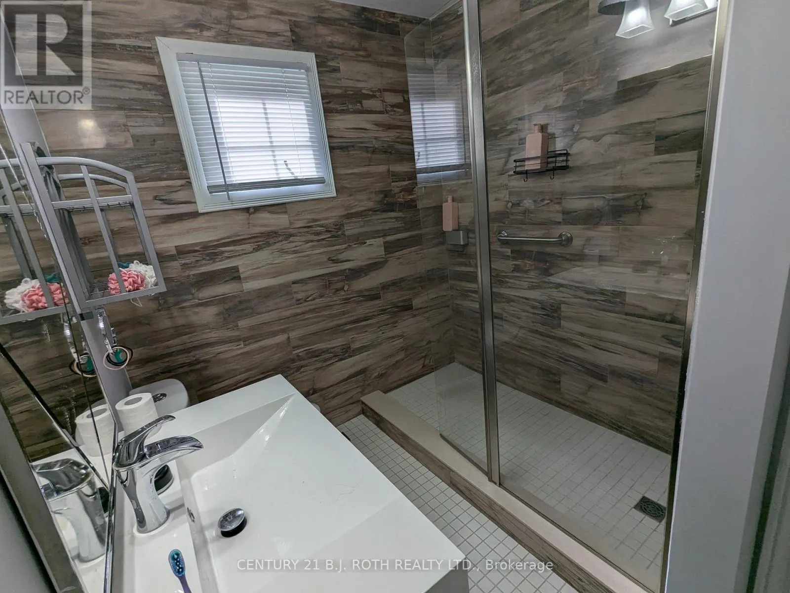 2209 ALDERSLEA CRESCENT