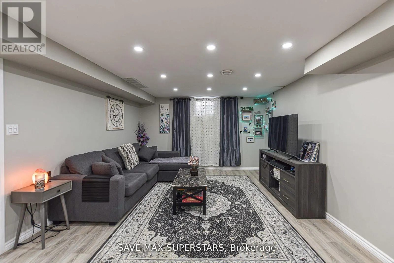 1246 LESLIE DRIVE