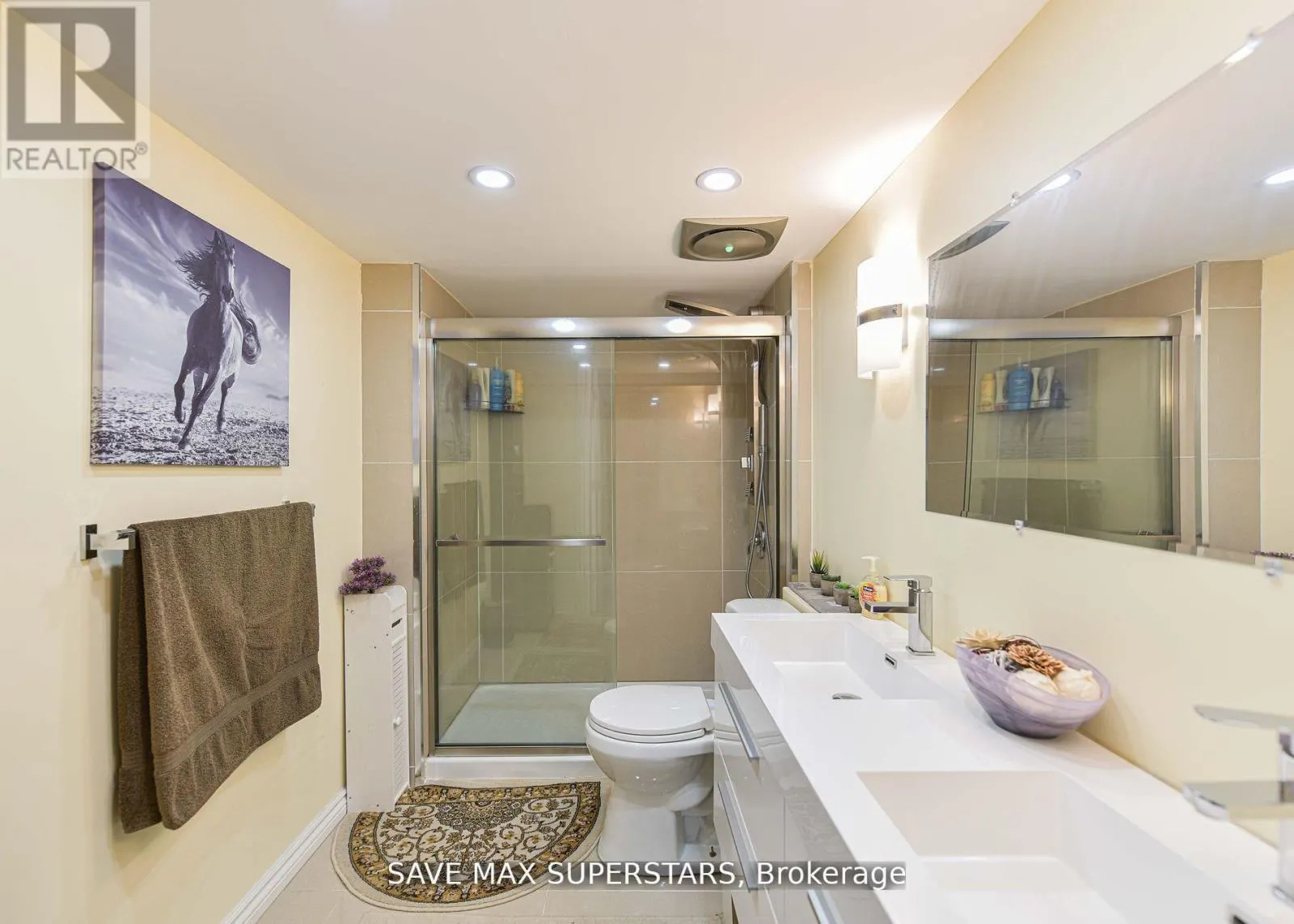 1246 LESLIE DRIVE