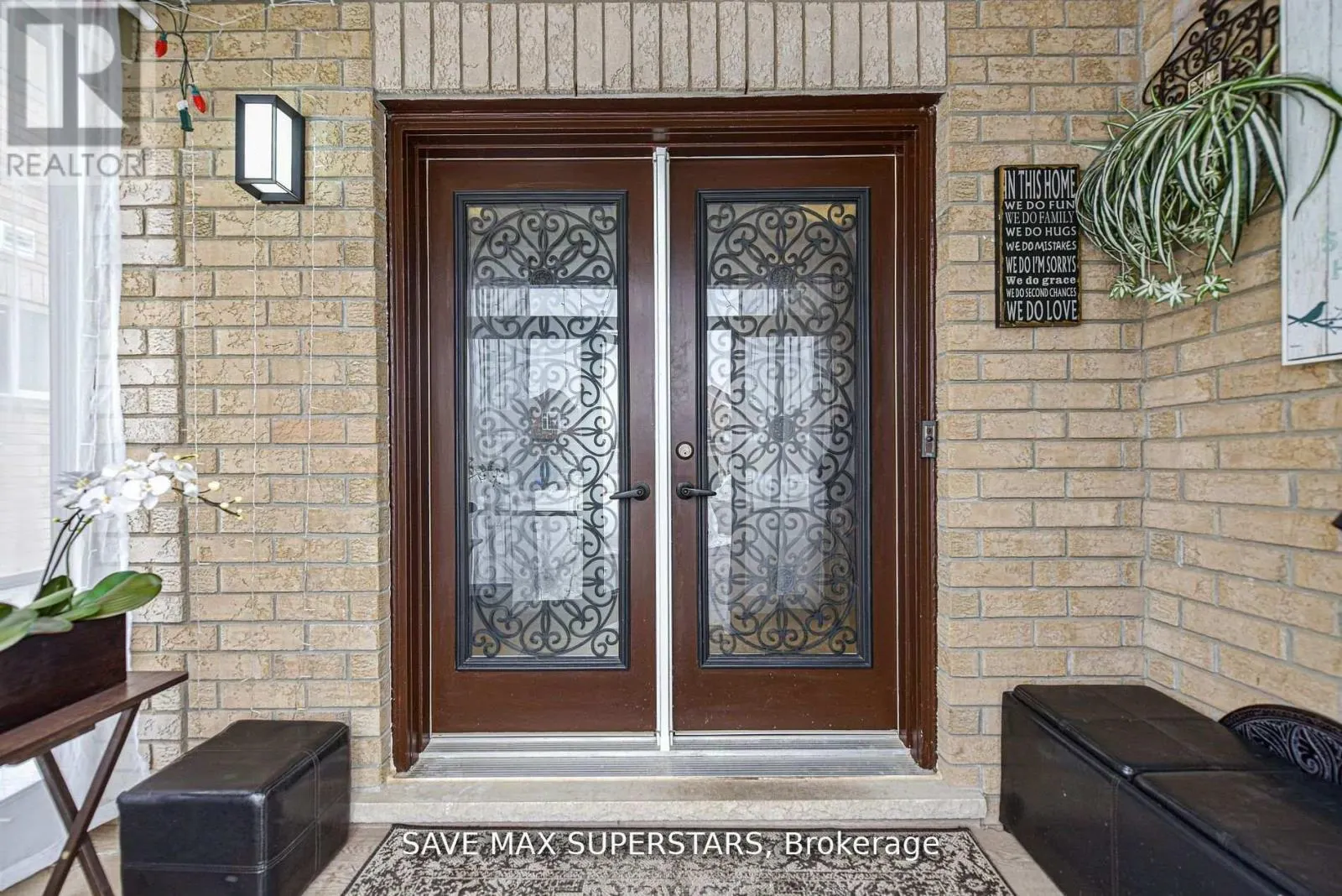 1246 LESLIE DRIVE