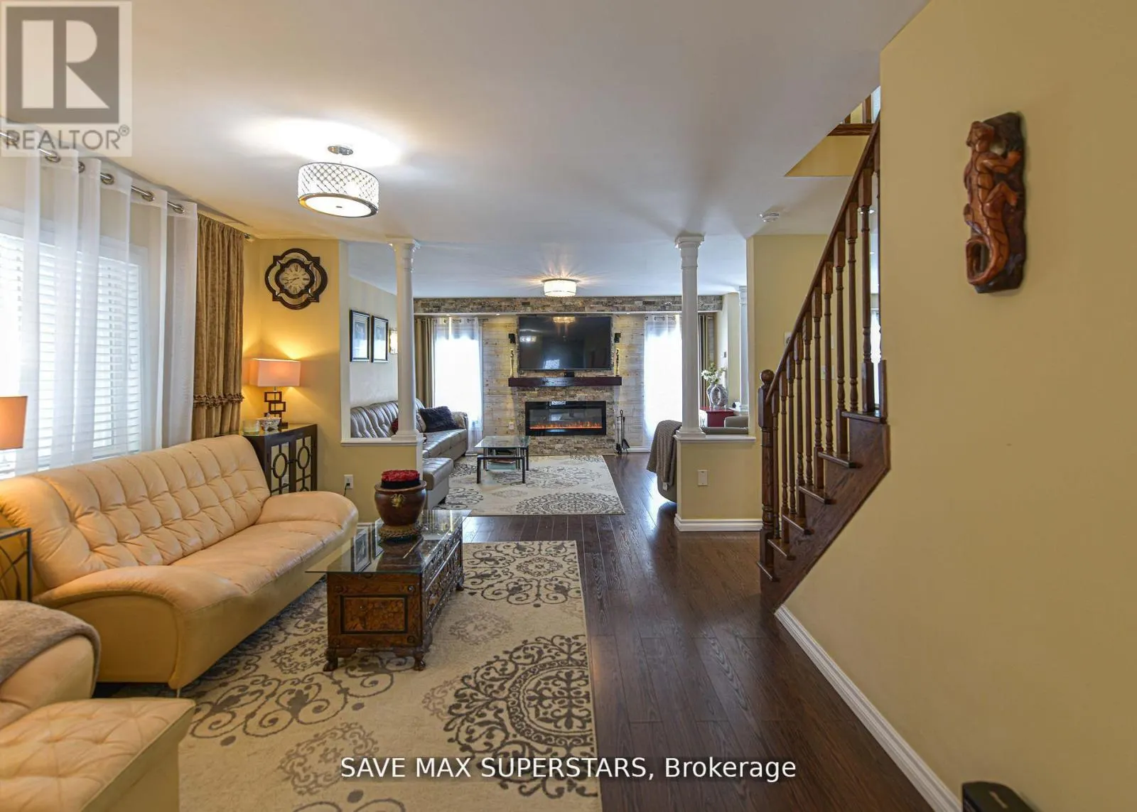 1246 LESLIE DRIVE