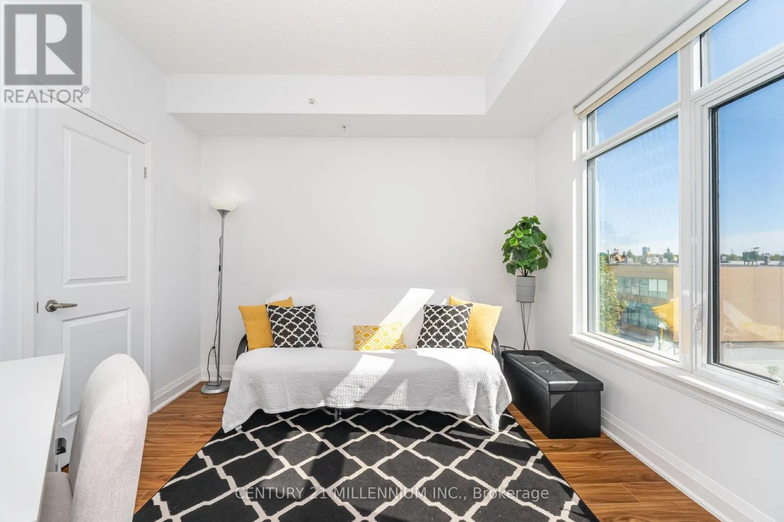 217 - 24 WOODSTREAM BOULEVARD