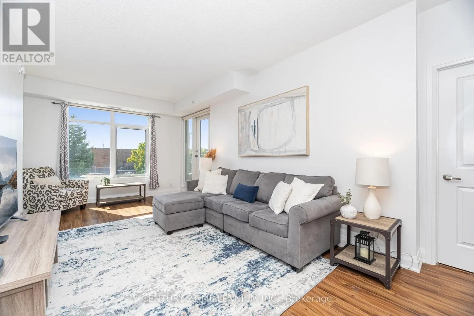 217 - 24 WOODSTREAM BOULEVARD