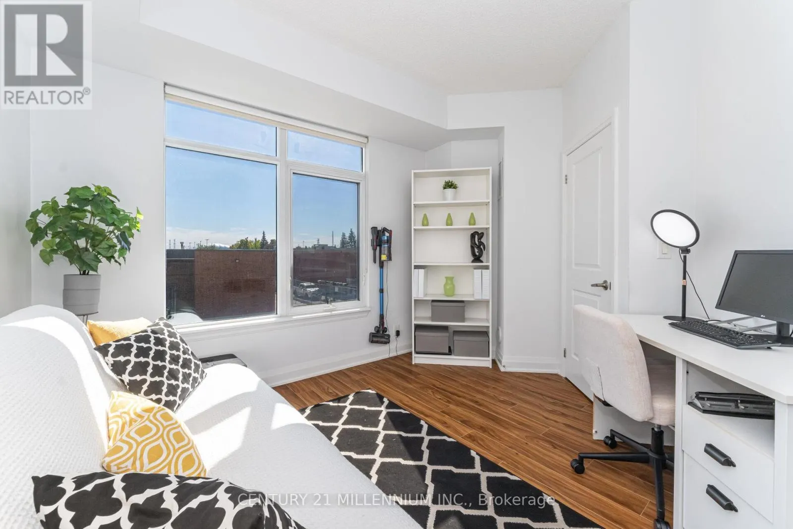 217 - 24 WOODSTREAM BOULEVARD