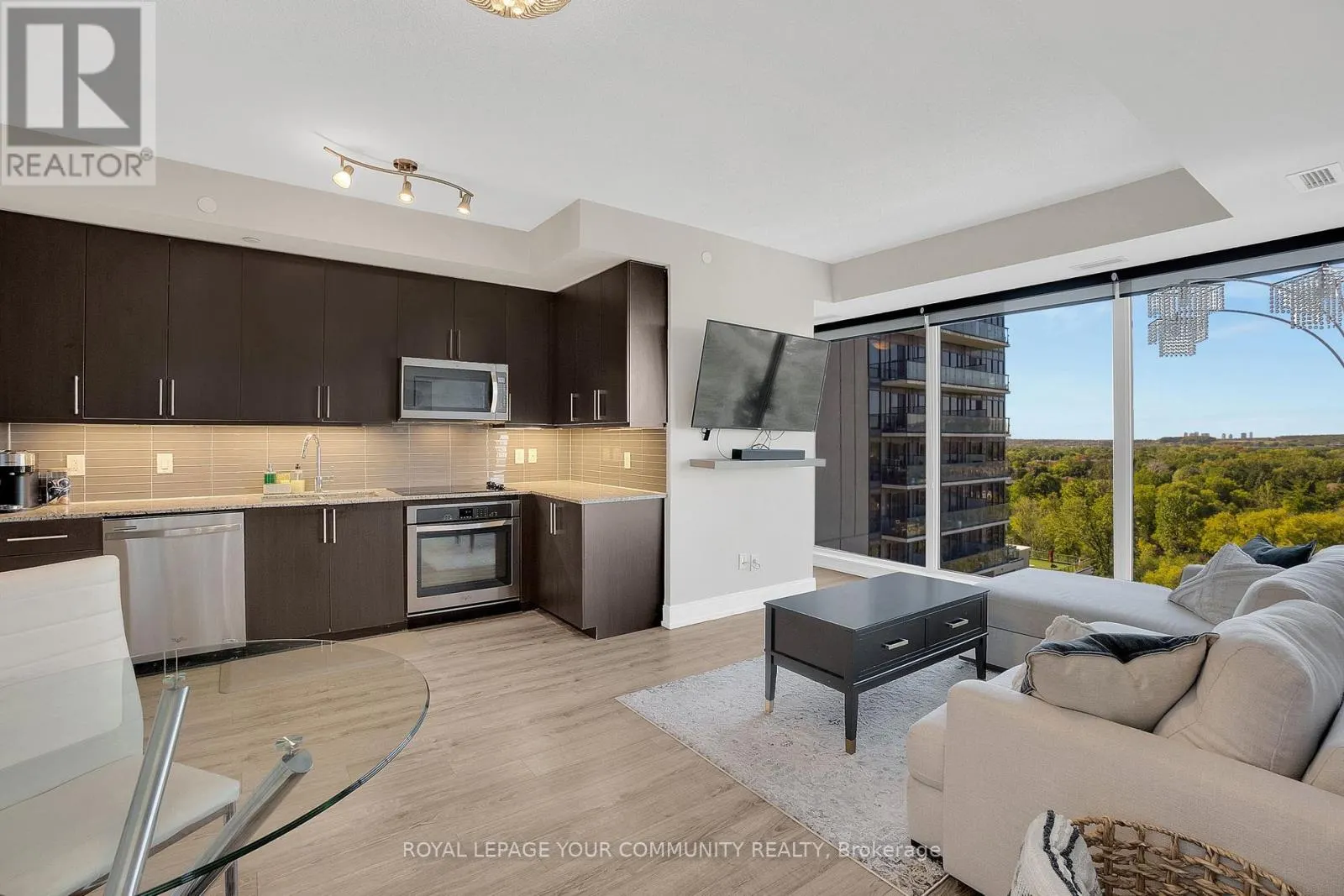 1108 - 9600 YONGE STREET