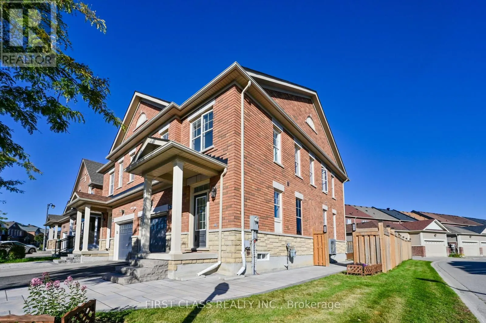 12 PRINCESS DIANA DRIVE