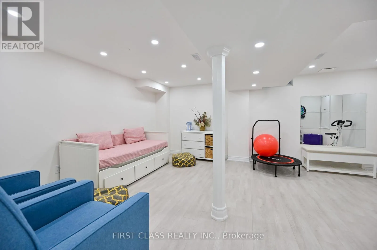 12 PRINCESS DIANA DRIVE