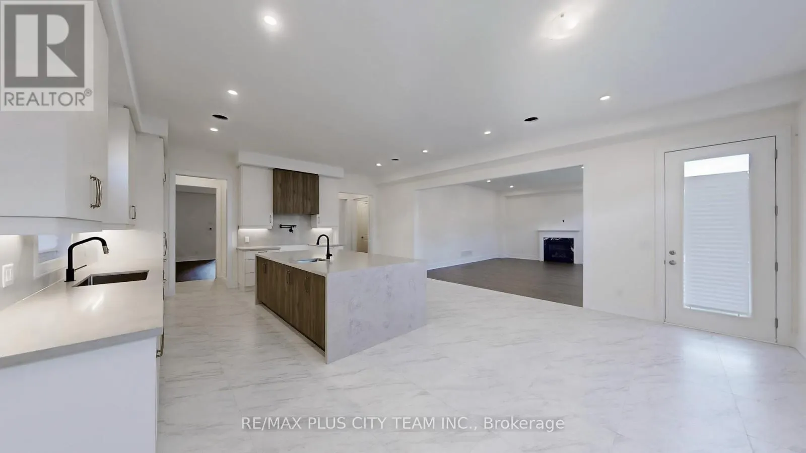 8 SAXBY FARM AVENUE