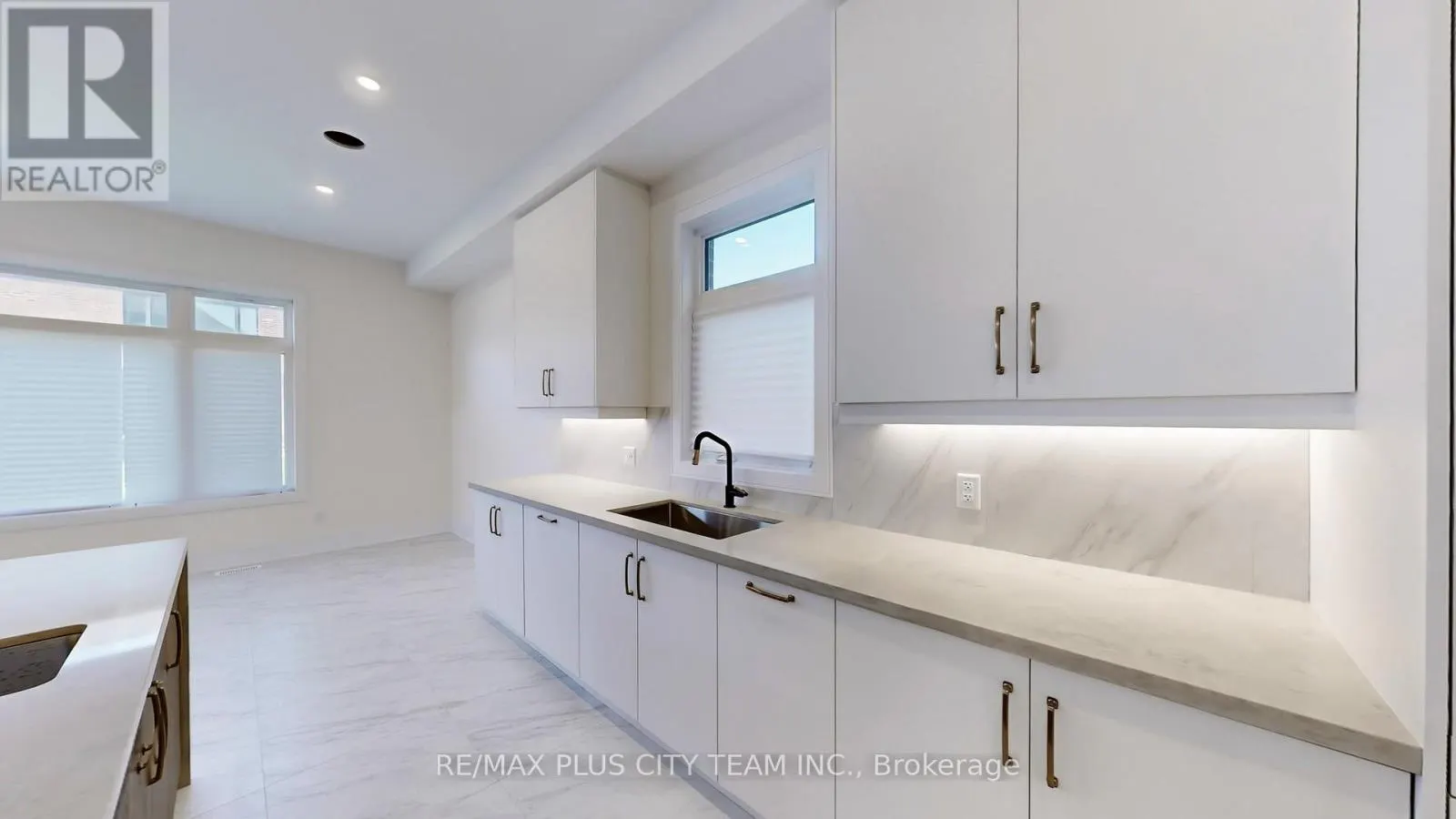 8 SAXBY FARM AVENUE