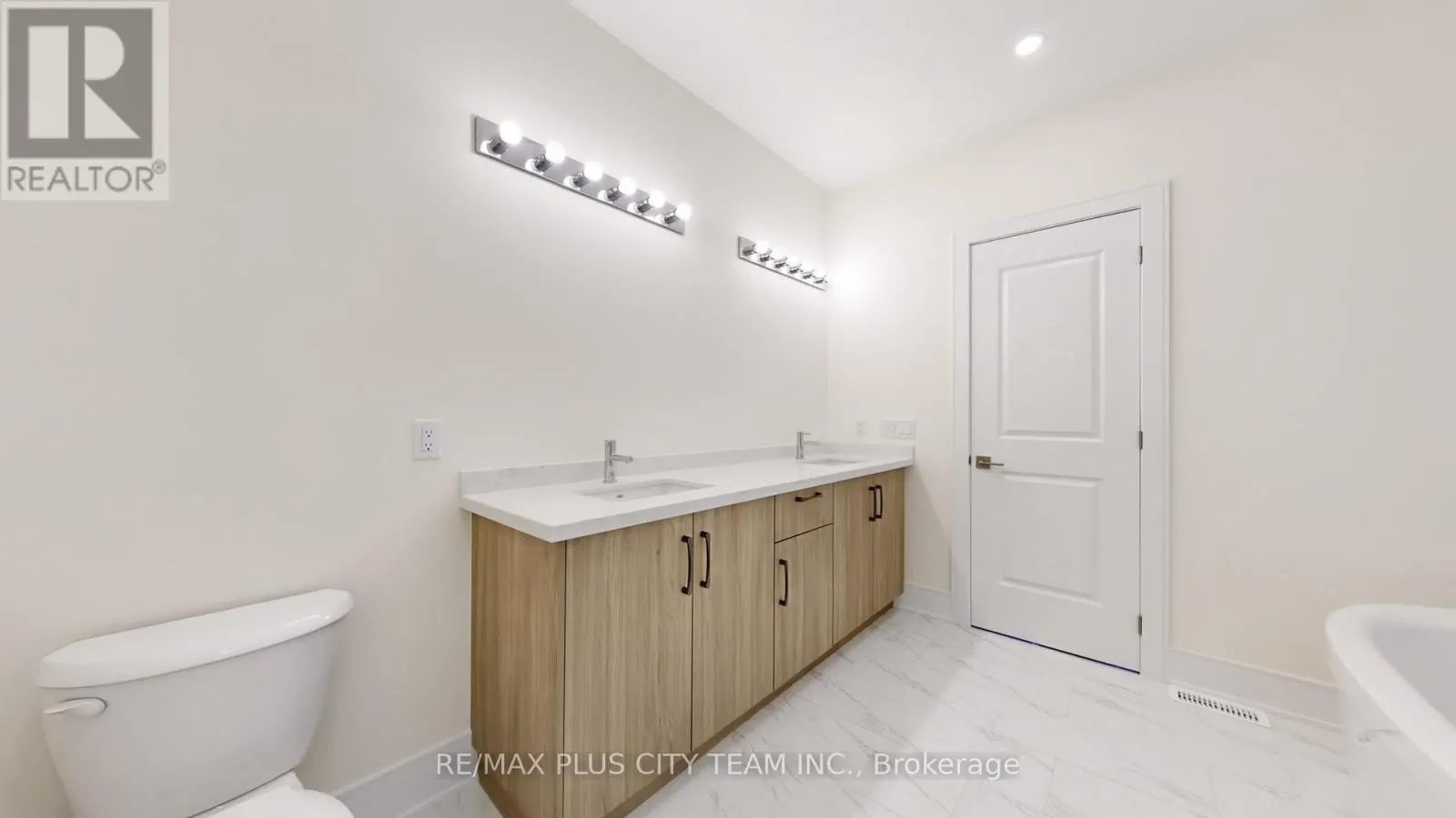 8 SAXBY FARM AVENUE