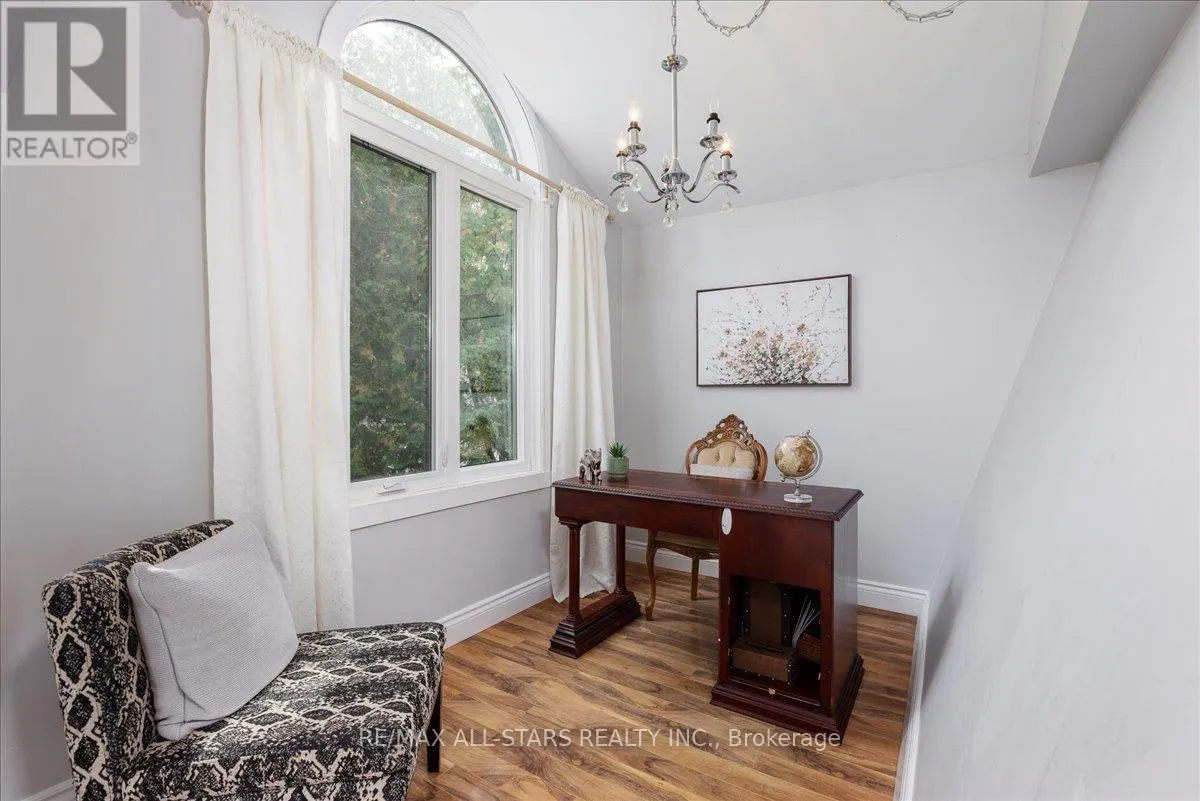 1 CEDARHURST PARK