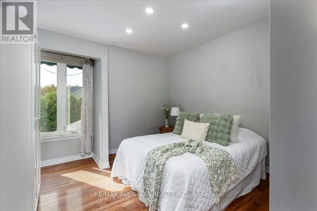 1 CEDARHURST PARK