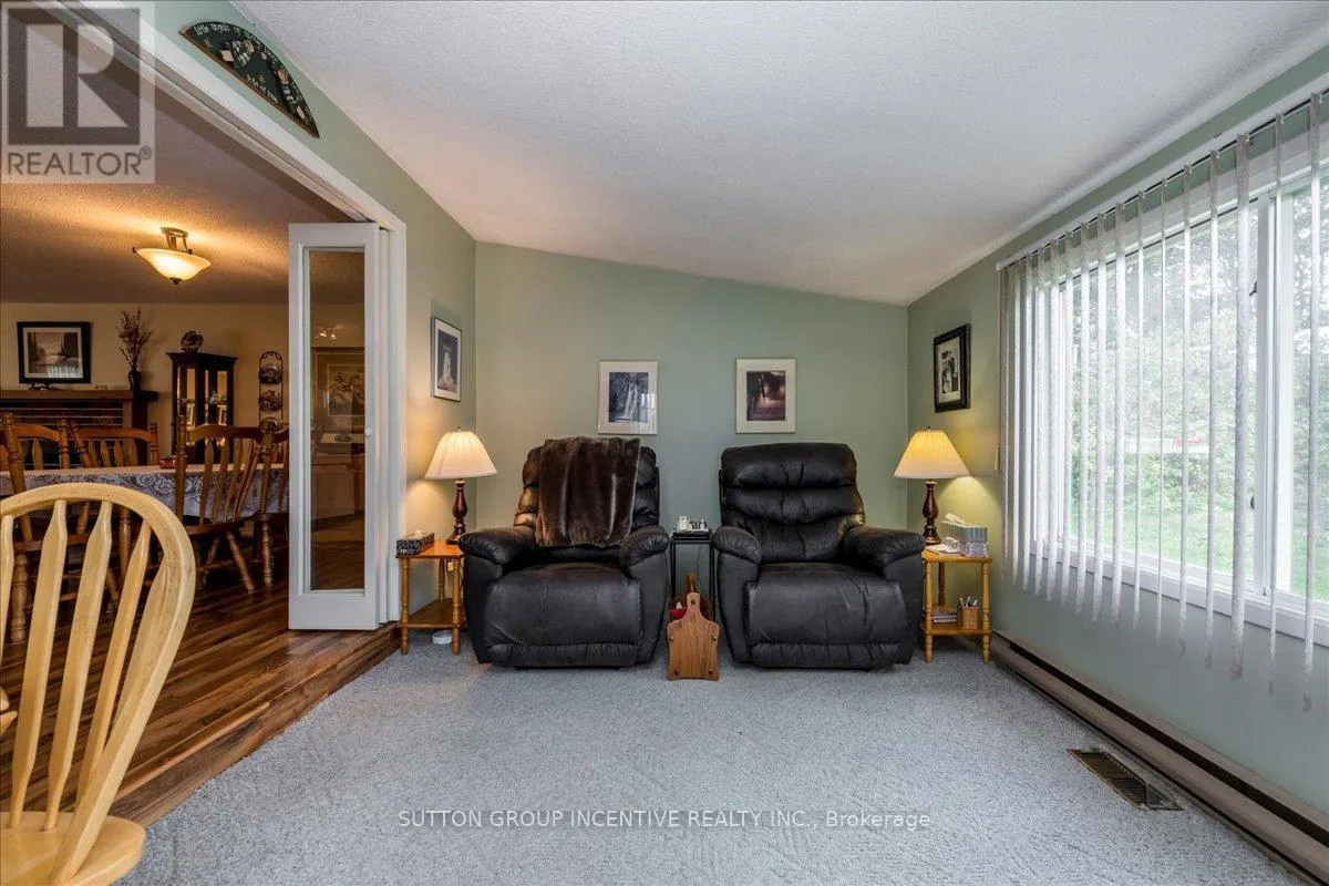 28 LINDEN LANE