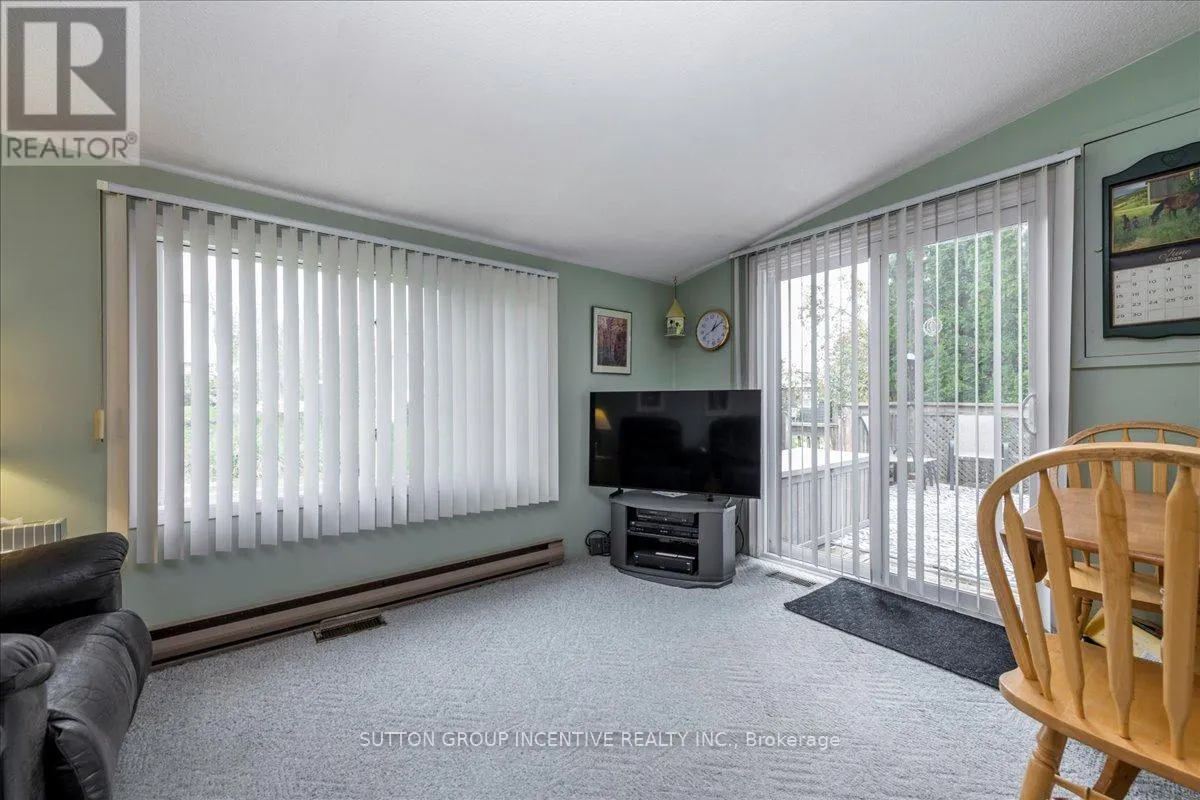 28 LINDEN LANE