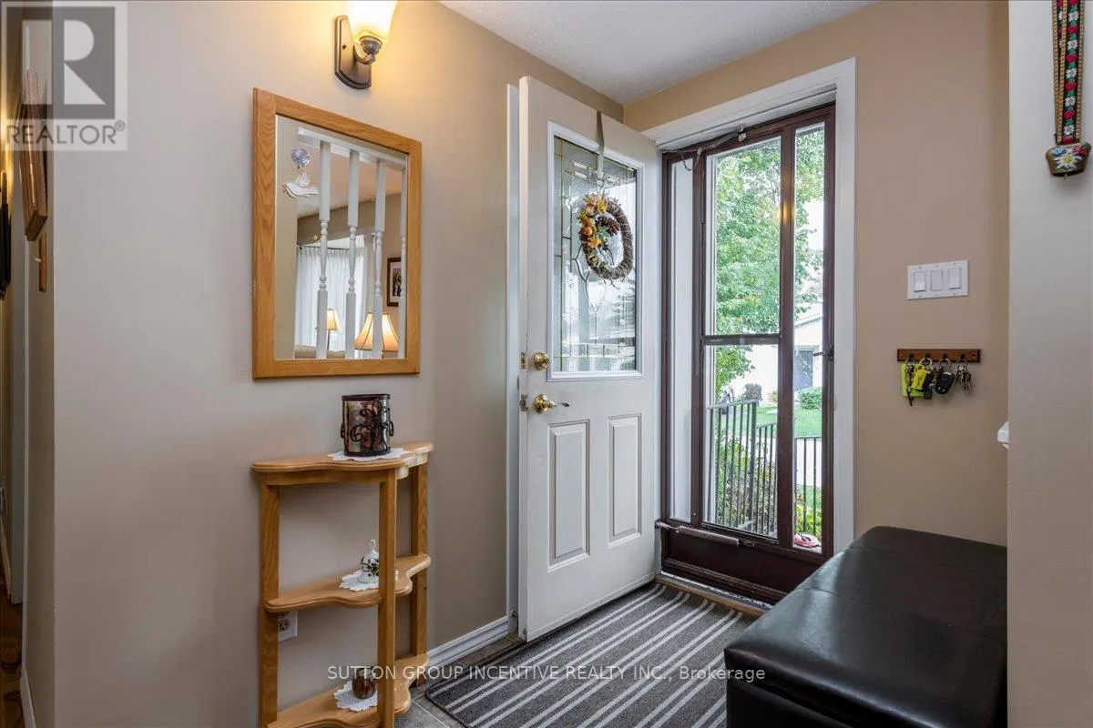 28 LINDEN LANE