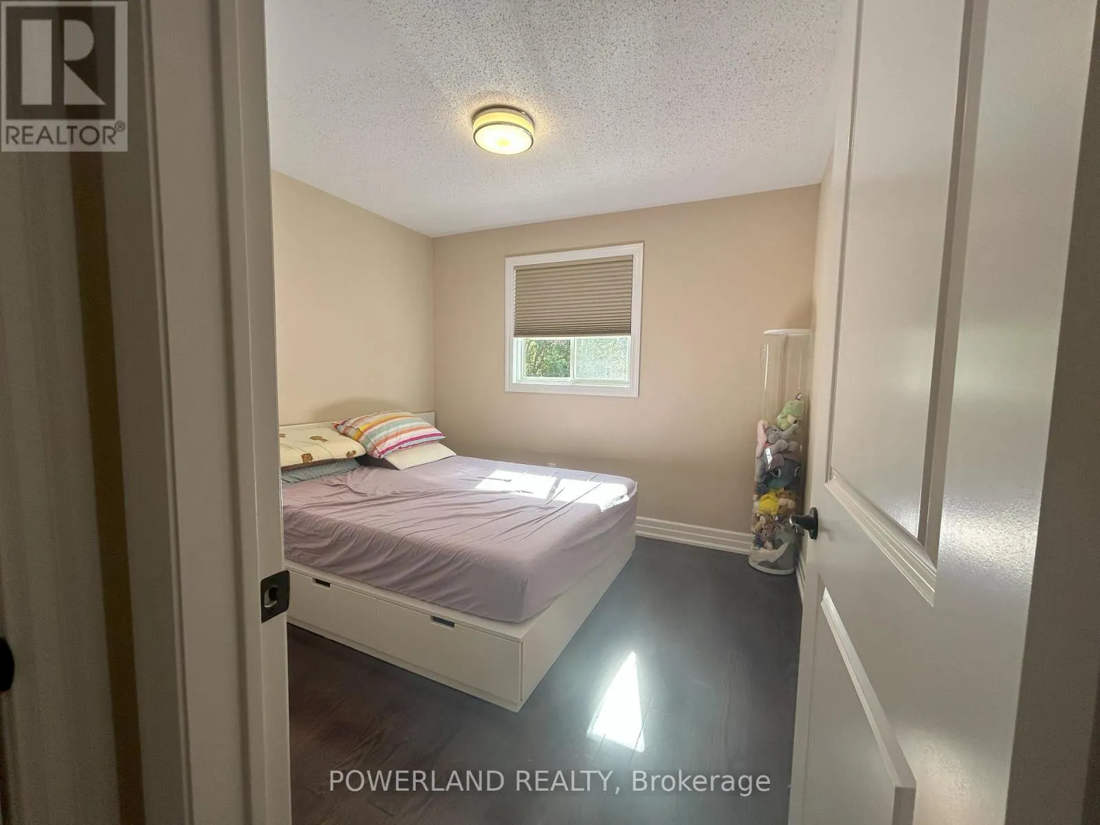 37 - 95 WELDRICK AVENUE