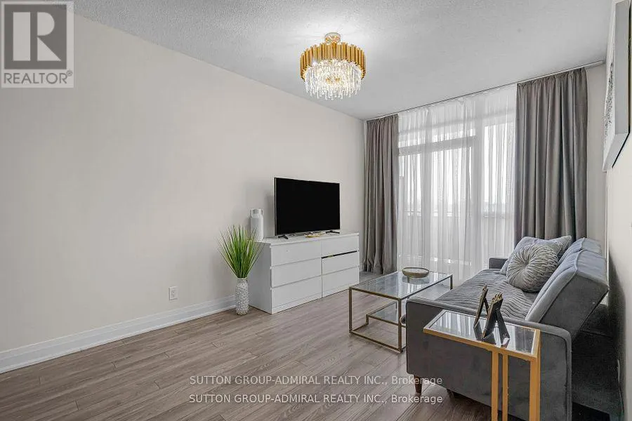 615 - 520 STEELES AVENUE W