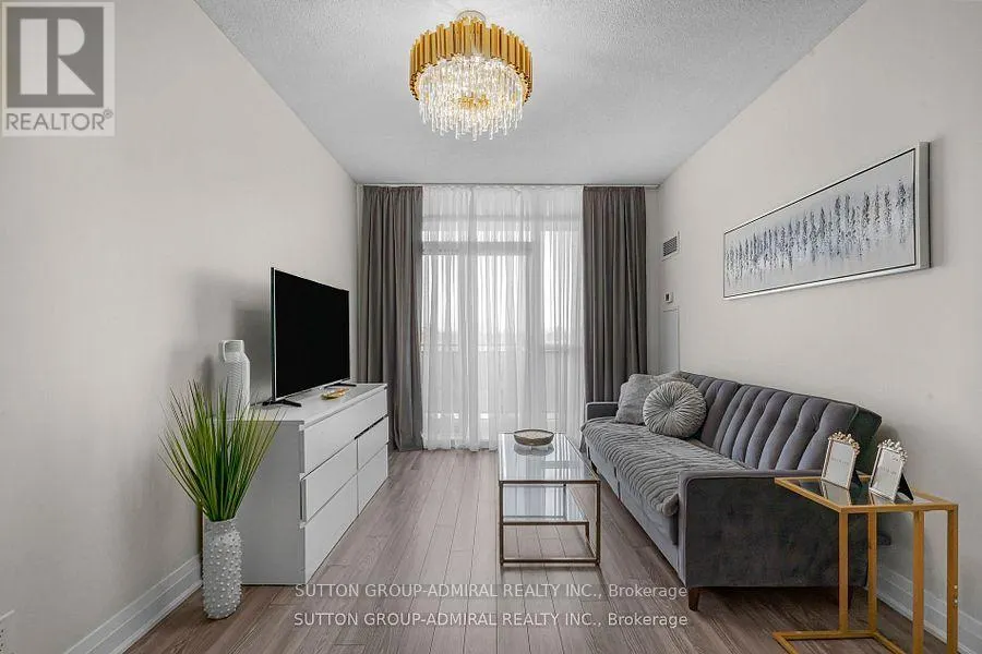 615 - 520 STEELES AVENUE W