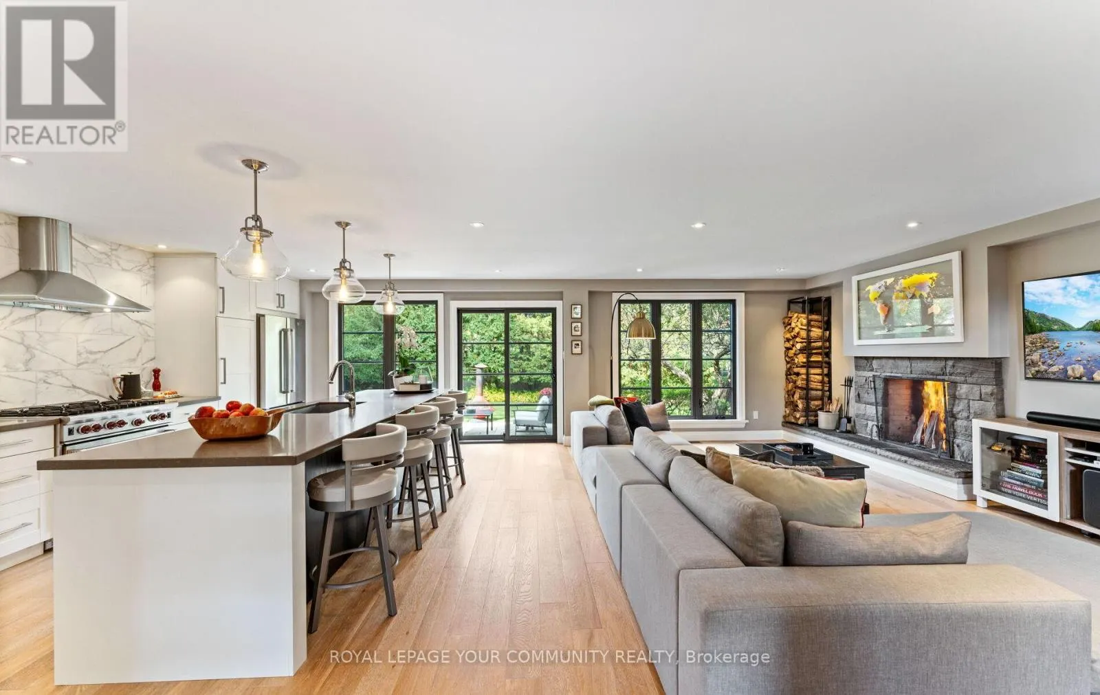 12 GLENVIEW DRIVE