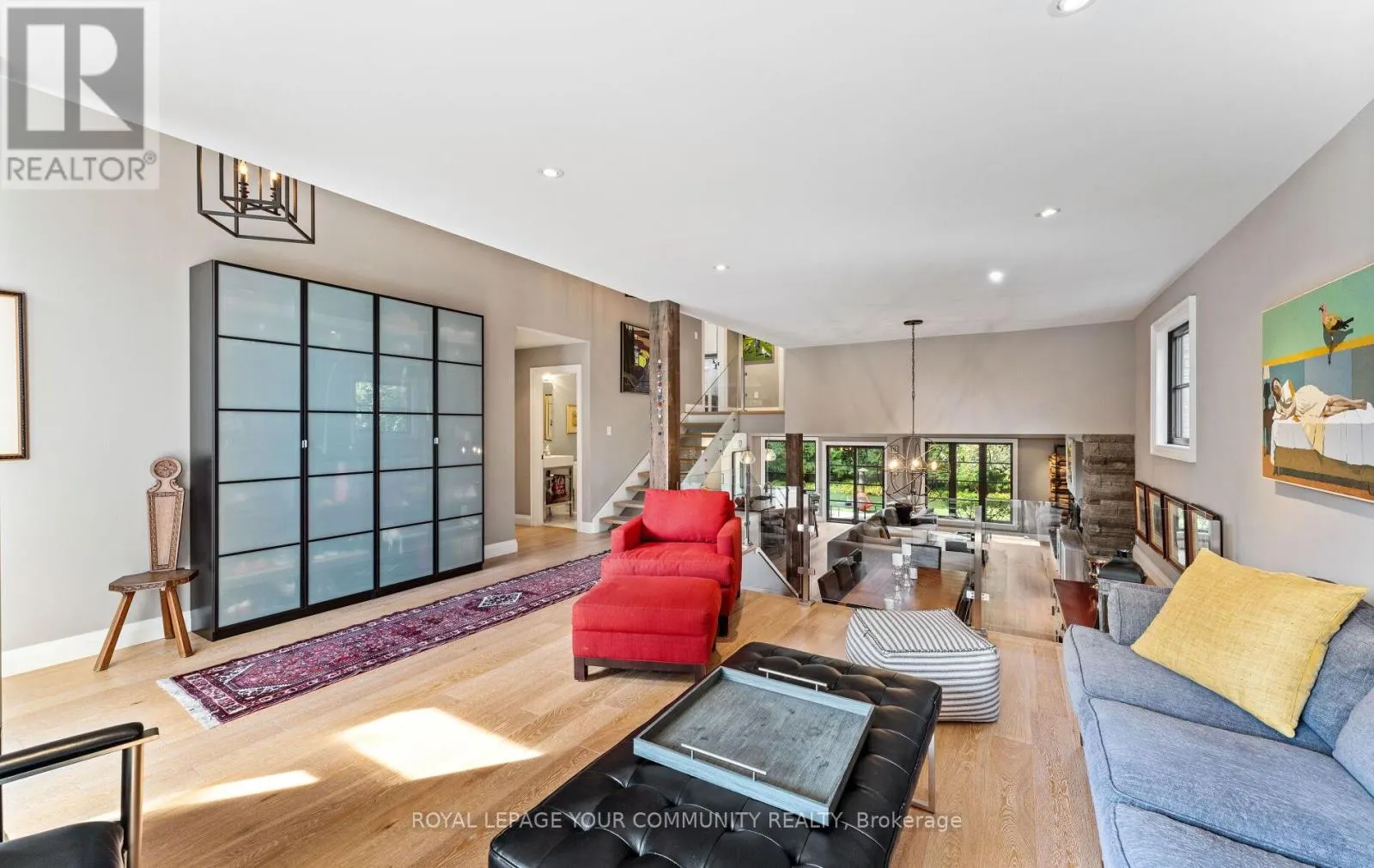 12 GLENVIEW DRIVE