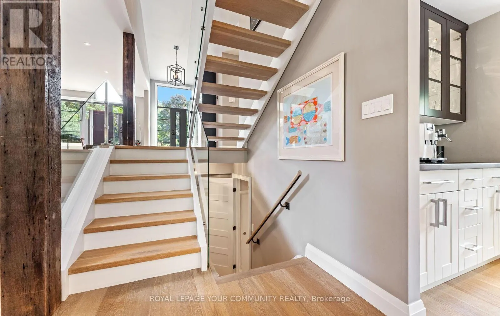 12 GLENVIEW DRIVE