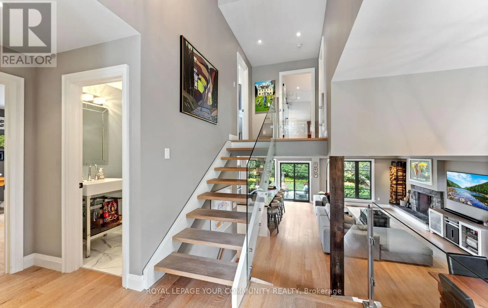 12 GLENVIEW DRIVE