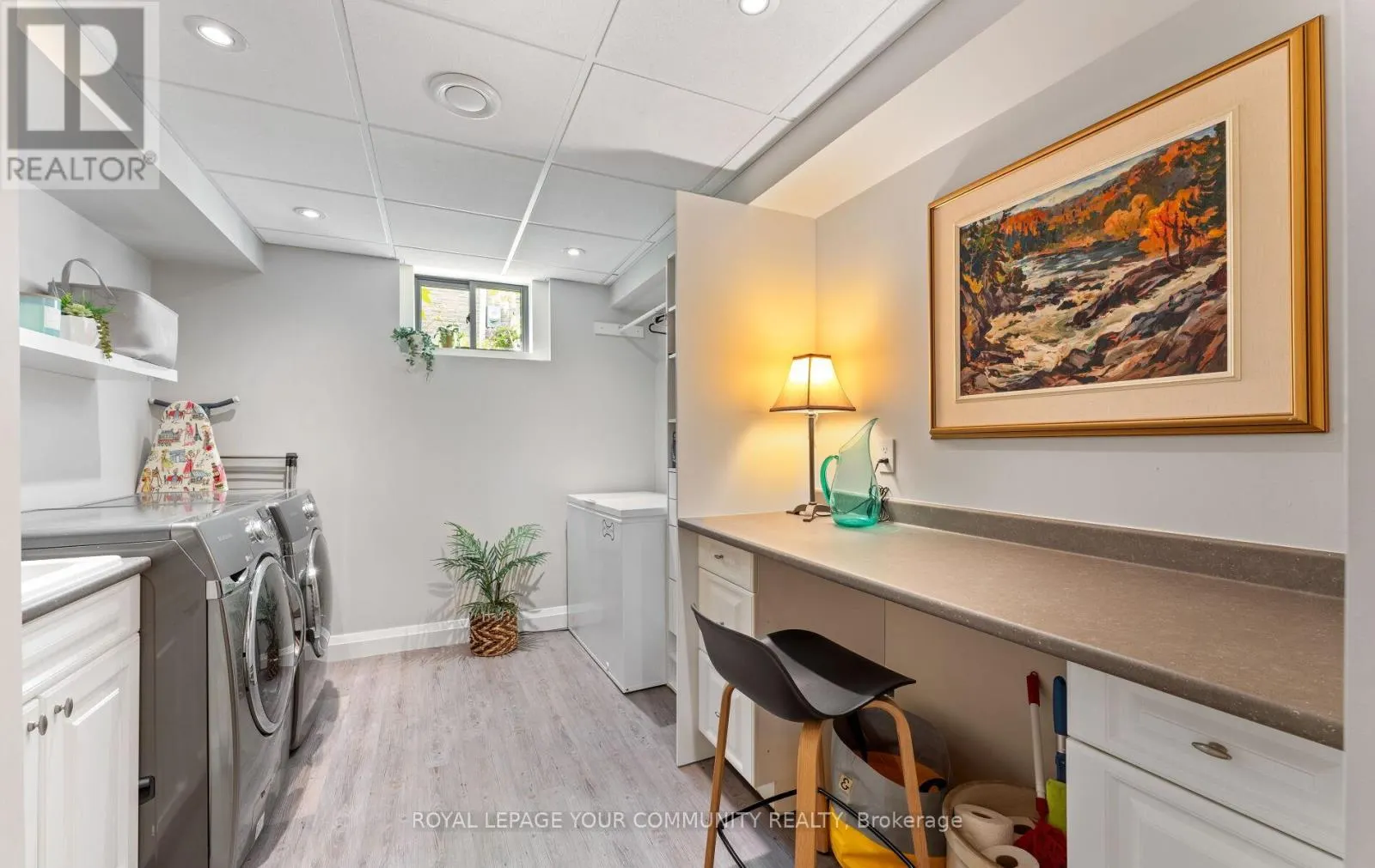 12 GLENVIEW DRIVE