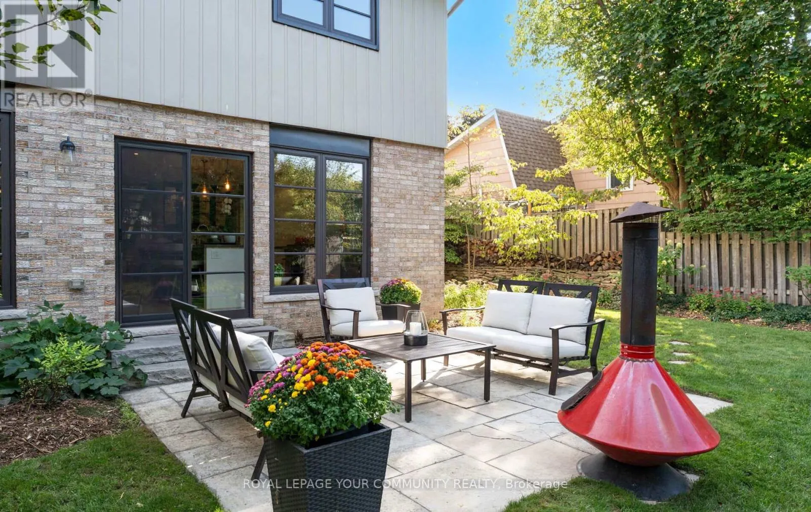 12 GLENVIEW DRIVE