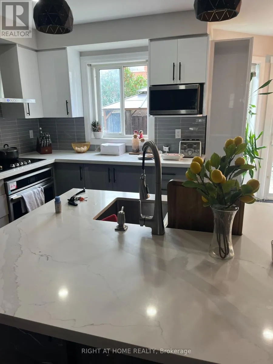 26 BLUEWATER TRAIL N