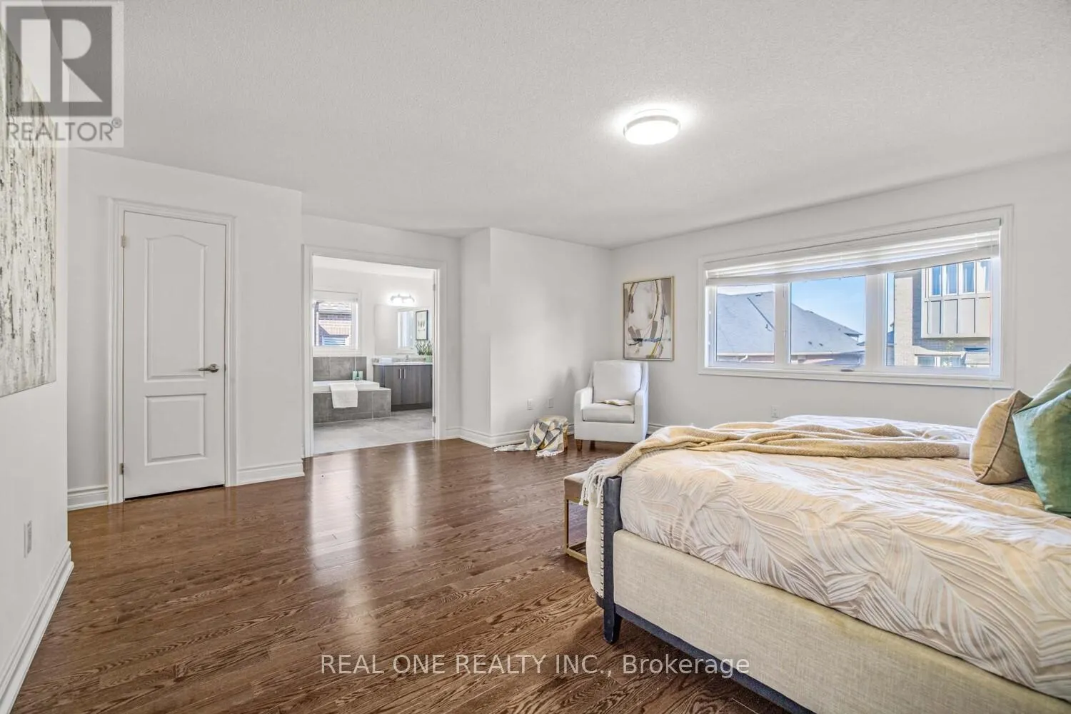 24 LARKFIELD CRESCENT